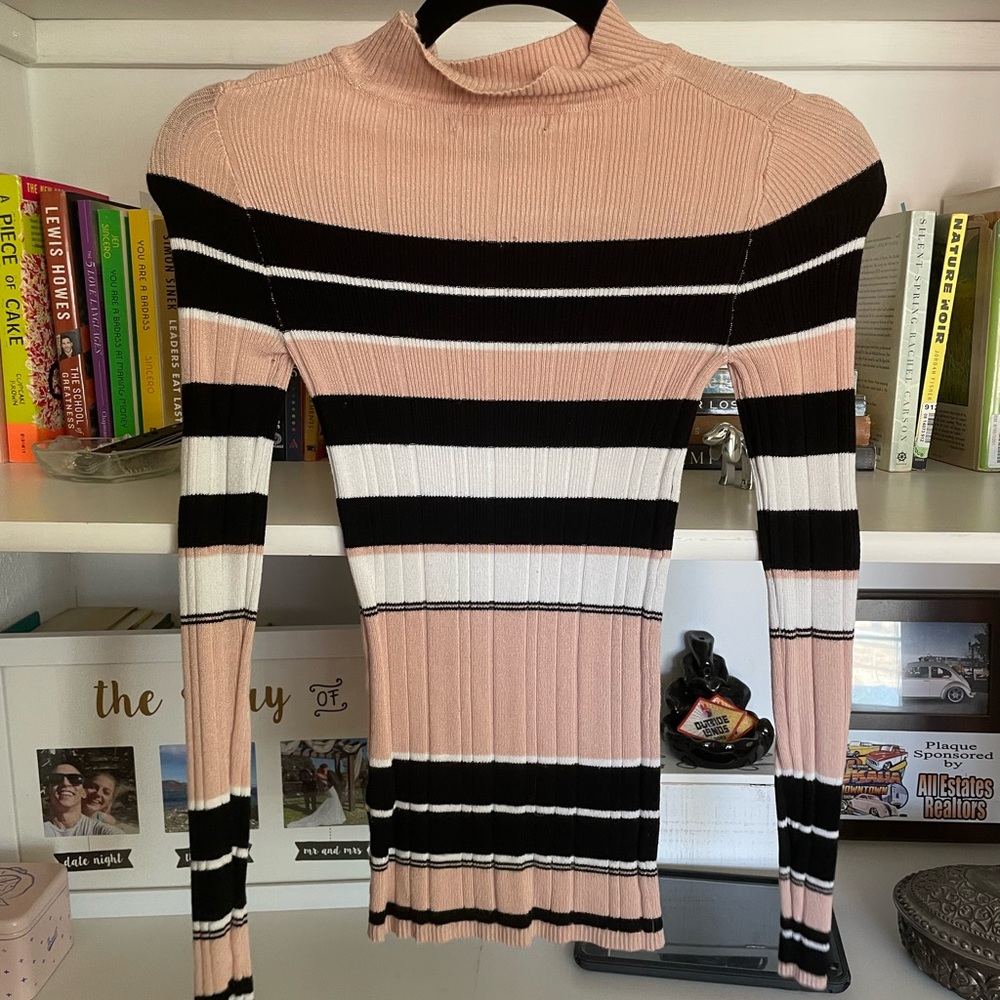 Atmosphere pink with stripes sweater mock neck.